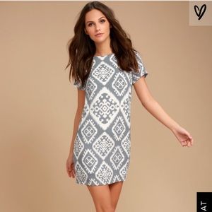 Lulus Give me a print slate grey shift dress